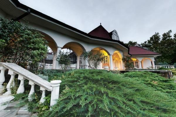 Villa Kertvarosi Csaladi Haz *