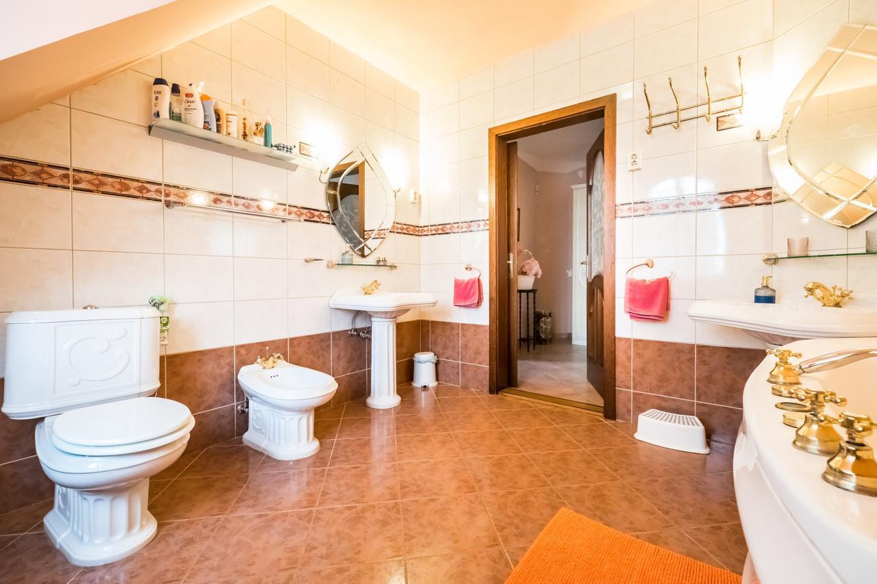 Kertvarosi Csaladi Haz Villa