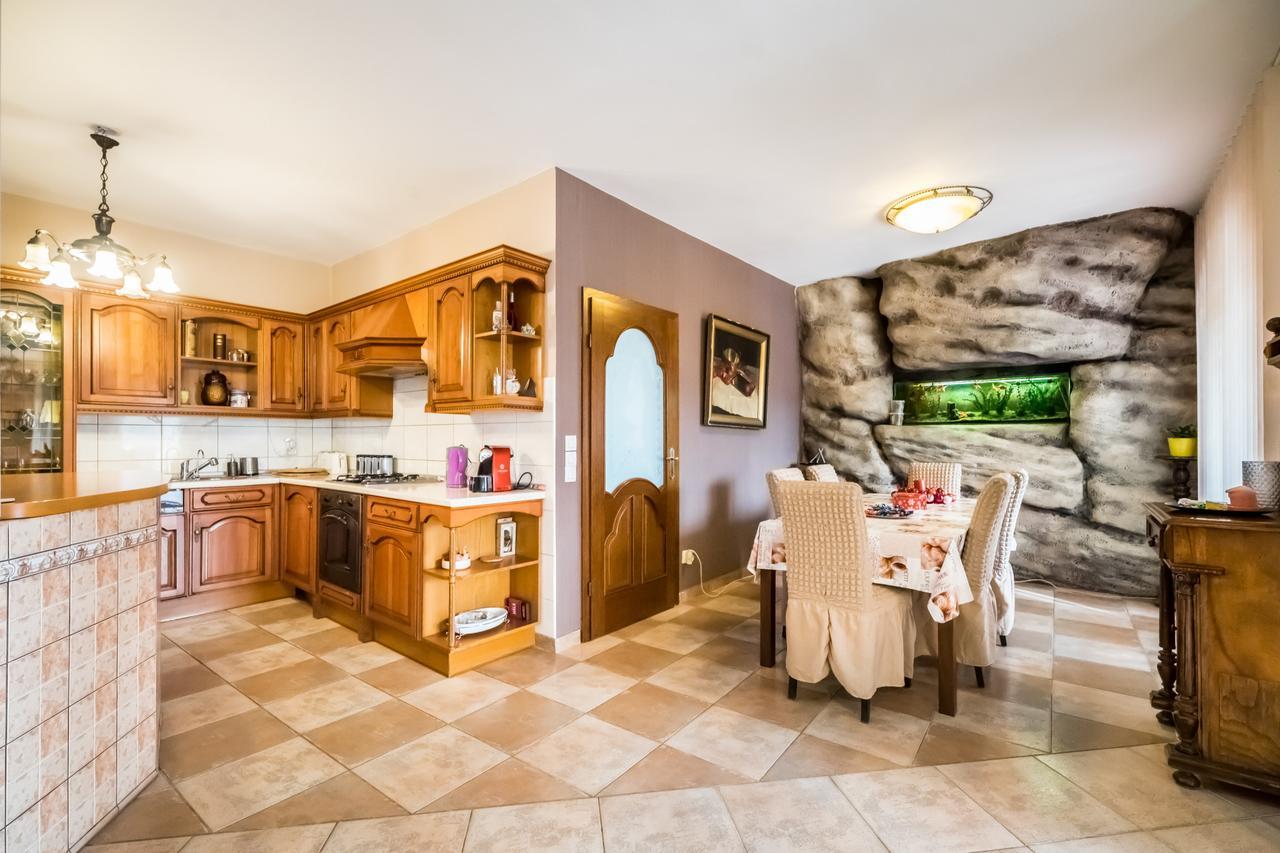 Kertvarosi Csaladi Haz Villa