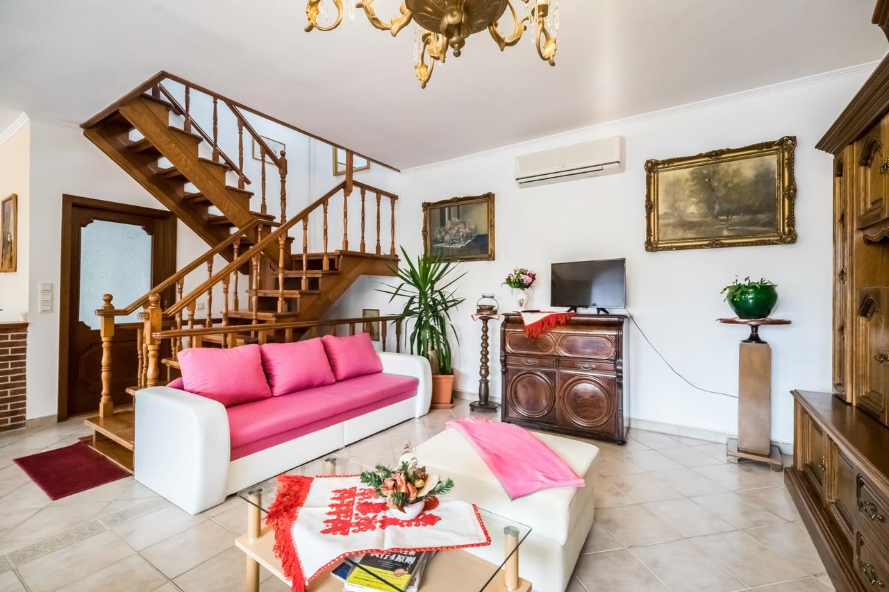 Villa Kertvarosi Csaladi Haz