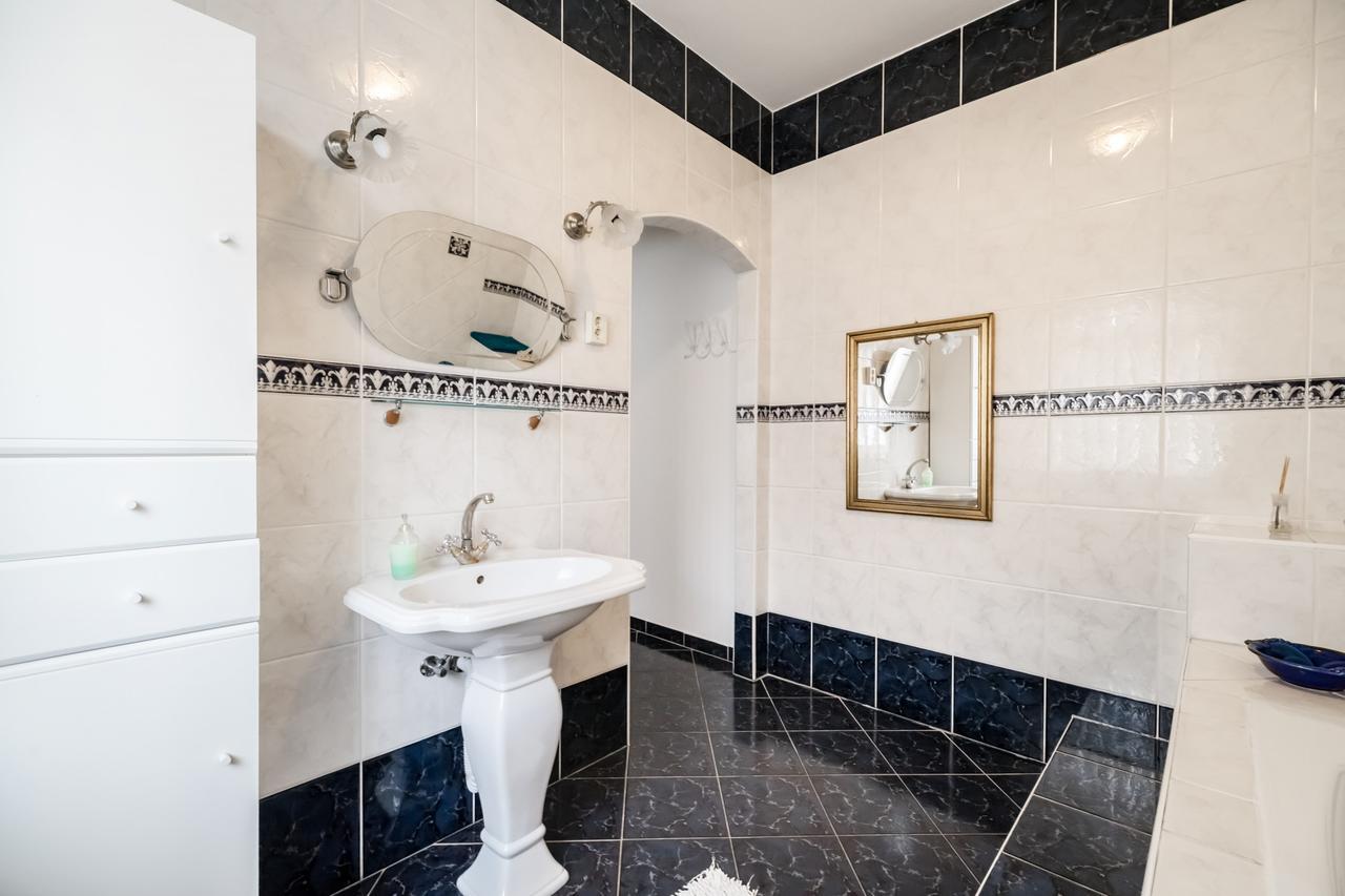 Kertvarosi Csaladi Haz Villa